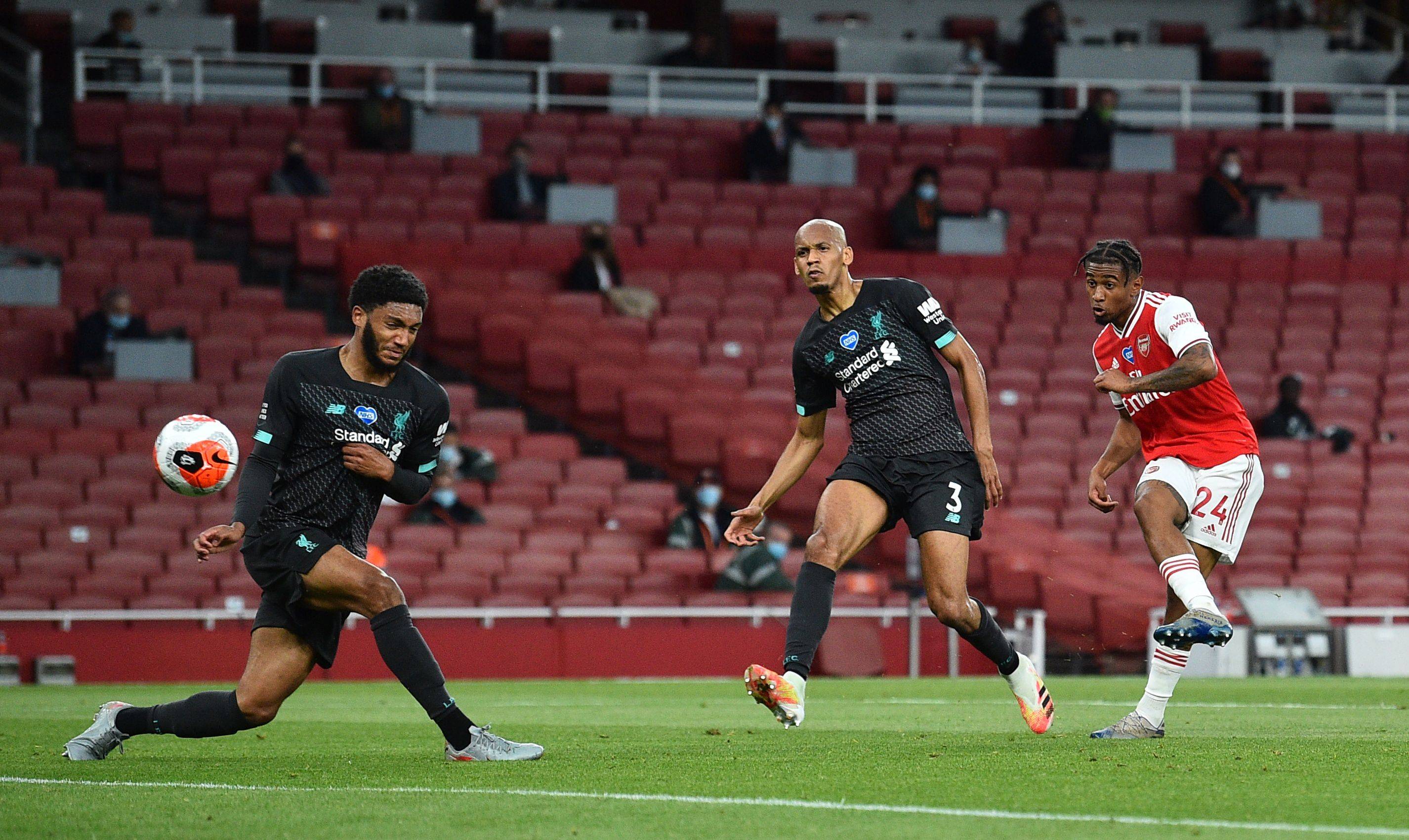 为曼联队中 为曼联队中